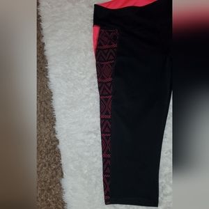 Maurices In Motion Workout Capris, Size 2X, Hot Pink & Black